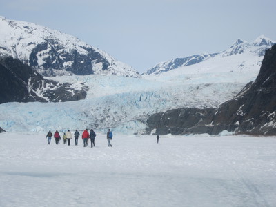 4-IGERTs Cross the Mendenhall Lake