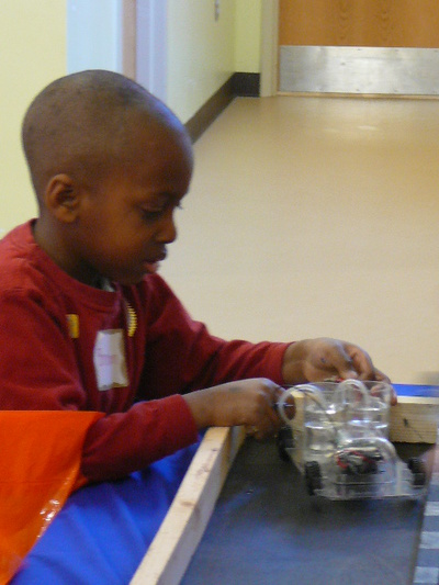 A young student finds out about Solar Hydrogen Cars!